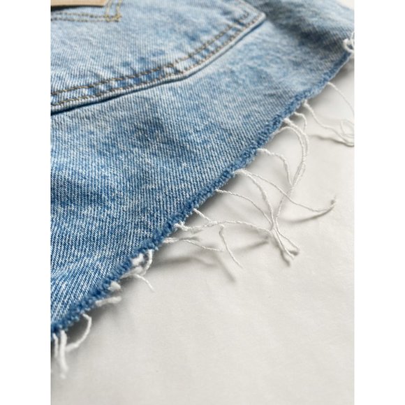 LEVI'S 501 ORIGINAL TANGO HIGH-RISE SHORTS - 25 - Picture 7 of 9